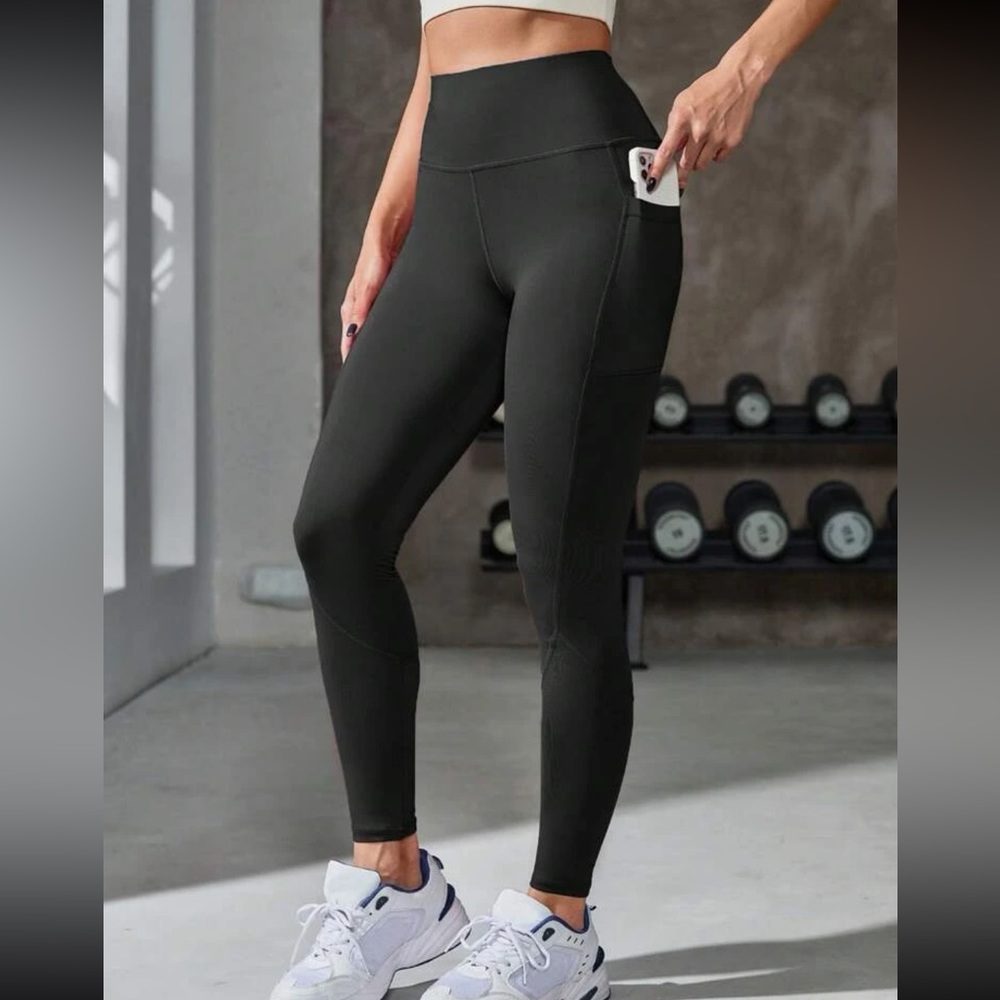 yoga sports legging with phone pocket